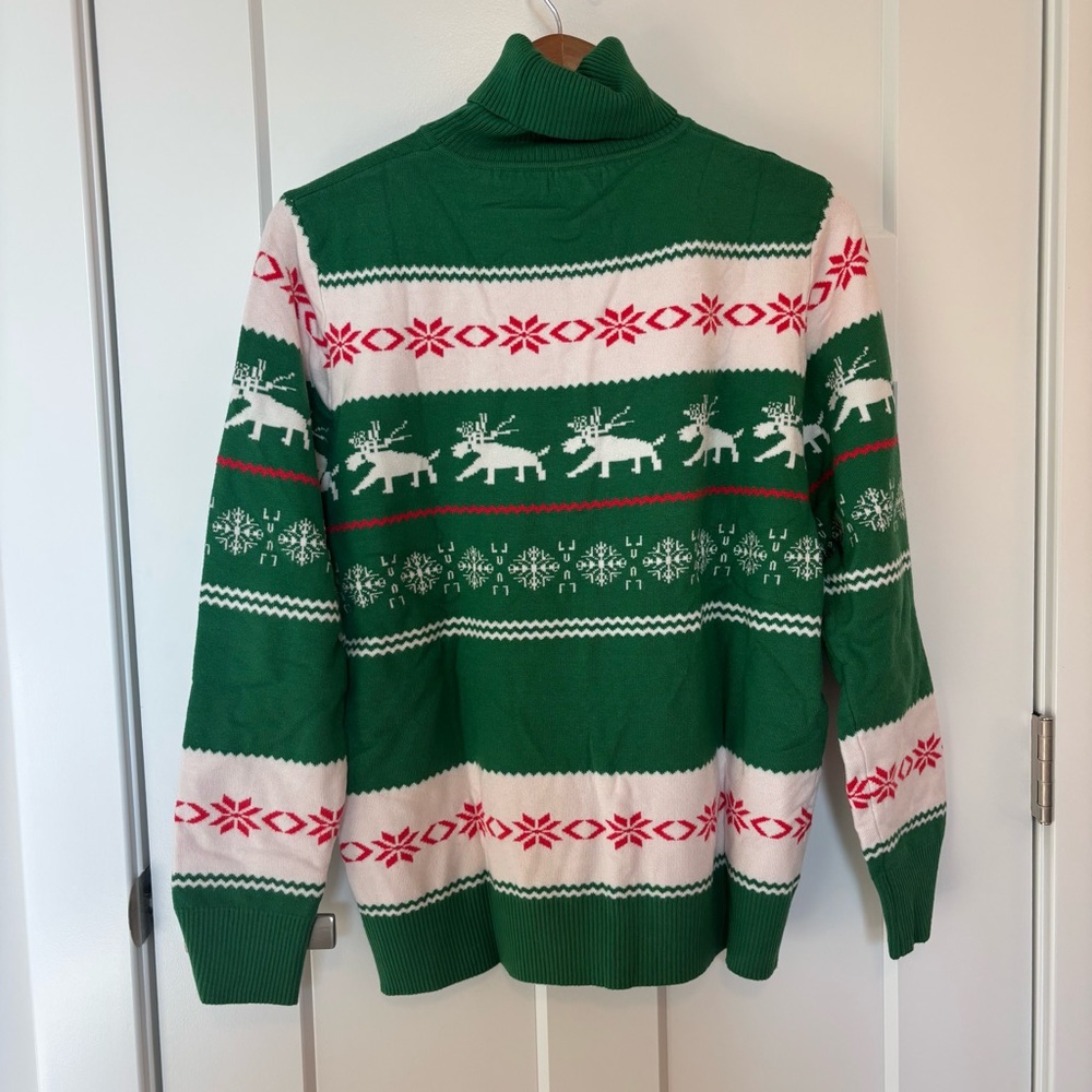 NWOT Women’s Sangtree Festive Green Reindeer Turtleneck - Picture 3 of 6